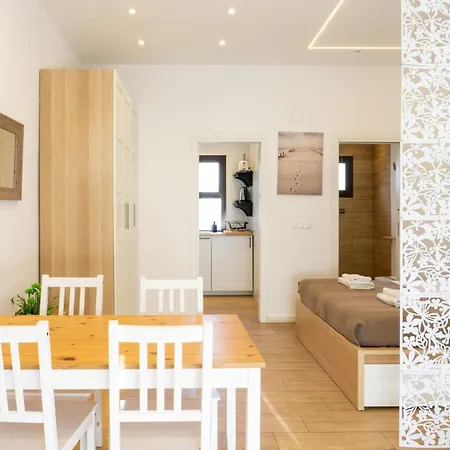 Aloha Loft بينالماذينا